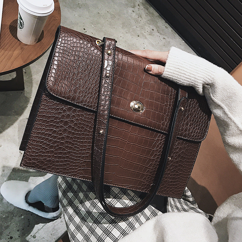 Esandro Vale™ - Scaled Leather Bag